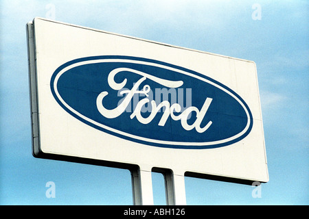 Außenseite des Ford-Motorenwerk in Bridgend South Wales UK Stockfoto