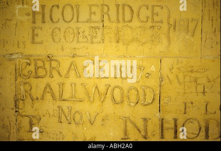 Graffiti-geschnitzte Nachnamen - Coleridge - von ehemaligen Schülern, Jungen des Eton College an den Wänden des Klosters. Eton Windsor UK 2000s 2006 HOMER SYKES Stockfoto