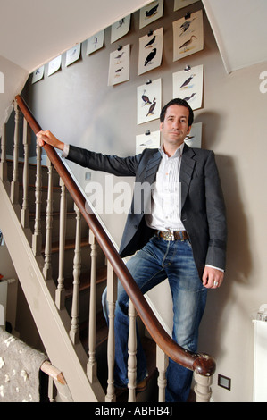 Designer und Architekt Oliver Heath die Moderatorin von TV-Programm Dream Homes in seinem eigenen Haus in Brighton. Stockfoto