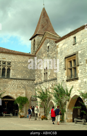 Die ummauerte Stadt der Bastide de Monpazier in der Dordogne Region Frankreich Ort des Cornieres Stockfoto