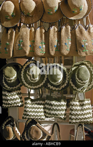 Hand gewebt, Hüte und Körbe zum Verkauf an den Straw Market in Nassau auf New Providence Island in den Bahamas Stockfoto