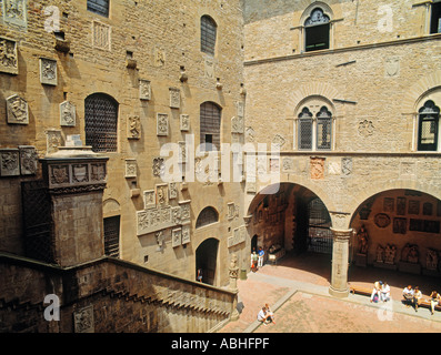 Florenz Toskana Italien Palazzo del Bargello Museum Hof Stockfoto