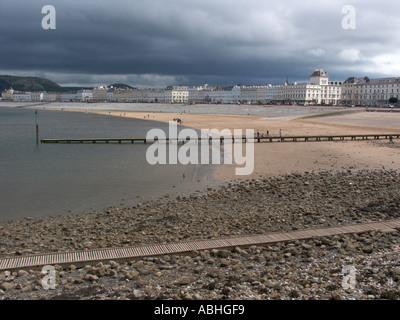 Llandudno Meer und Promenade vom Pier Nord Wales gesehen Stockfoto