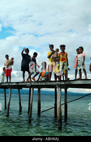 Papua Menschen freundlich von einer kleinen Insel in Raja Ampat Stockfoto