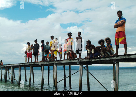 Papua Menschen freundlich von einer kleinen Insel in Raja Ampat Stockfoto