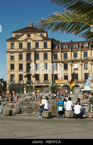 Karlsplatz-Platz. München, Bayern, Deutschland. Stockfoto