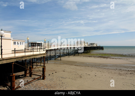 Worthing Pier von der Westseite gesehen. Stockfoto