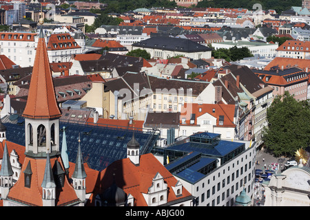 Erhöhte Blick vom Turm der St. Peter Kirche über die Altstadt. München, Bayern, Deutschland. Stockfoto