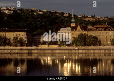 Budapest Ungarn Altstadt von Buda aus über dem Fluss gesehen. 1990 S HOMER SYKES Stockfoto
