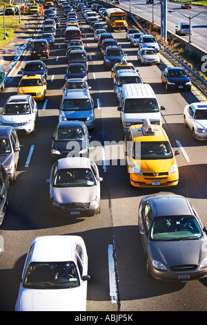 Erhöhte Ansicht des Verkehrs auf der Autobahn Stockfoto