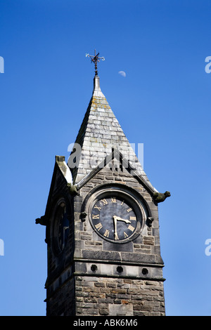 Clock Tower über Armenhäuser errichtet 1868 in Rogers Square Harrogate, North Yorkshire England Stockfoto