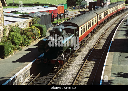 Dampfzug in Carrog Station auf Llangollen Steam Railway Line. Carrog, Denbighshire, North Wales, UK, Großbritannien Stockfoto