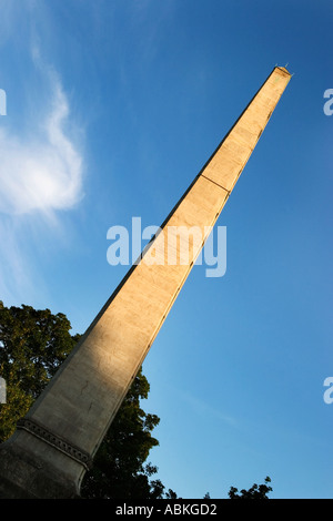 Victoria Denkmal gebadet in den späten Abend Sonnenschein im Royal Victoria Park Bad Somerset England Stockfoto