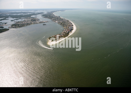 Luftaufnahme von Estero Island, Fort Myers Beach, Bodwitch Point, San Carlos Island, Estero Pass, Westküste von Florida Stockfoto