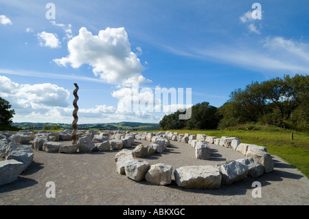 Das Labyrinth Skulptur auf dem Skulpturenweg im Crich Tramway Village, in der Nähe von Matlock, Derbyshire, England, UK Stockfoto