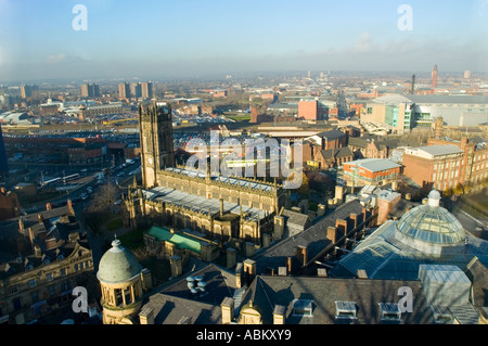 Manchester Kathedrale aus der Ferris wheel in Exchange Square, Manchester, England, UK Stockfoto