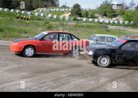 Auto anfahren Folkrace Sport in Schweden ähnlich wie Banger racing bei Folkrace Torslanda Rennbahn Göteborg Schweden Stockfoto