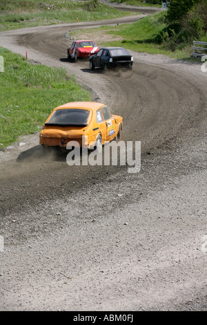 Autos in schwedische folk Rennen durch eine Landschaft Pferderennbahn in Torslanda Gothenburg Sweden Stockfoto