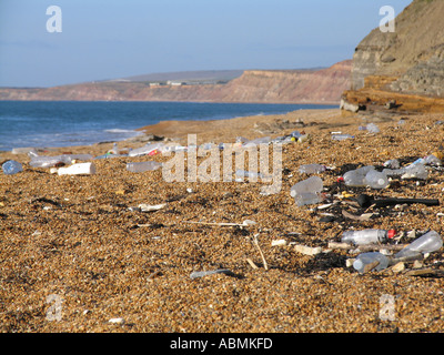 Müll am Strand Atherfield Isle Of Wight UK Stockfoto