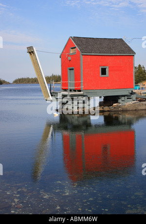 malerische angehoben Angeln Shack im Stonehurst im Bezirk von Lunenburg, Nova Scotia, Kanada, Nordamerika. Foto: Willy Matheisl Stockfoto