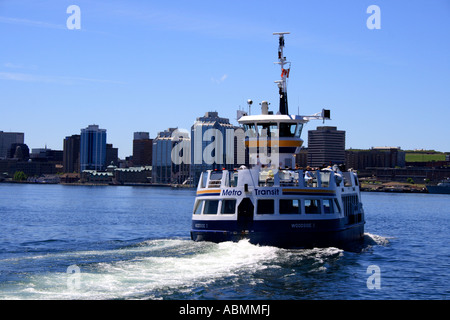 Metro Passagierfähre Abfahrt Dartmouth nach Halifax, Nova Scotia, Kanada, Nordamerika. Foto: Willy Matheisl Stockfoto