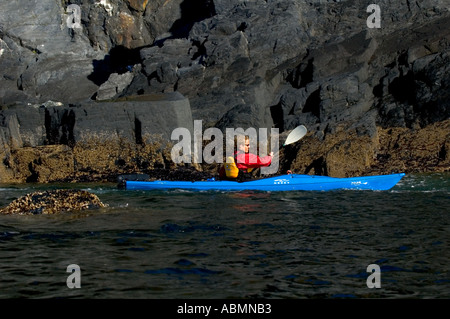 Alaska, Kodiak, Kajakfahren in Monashka Bay Stockfoto