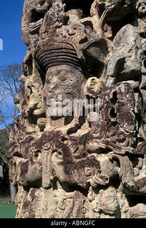 Honduras Copan Ruinas Stela B Porträt der Herrscher 18 Kaninchen vertikale Religion Mittelamerika Maya Ruinen Skulptur Maya-Kunst Stockfoto