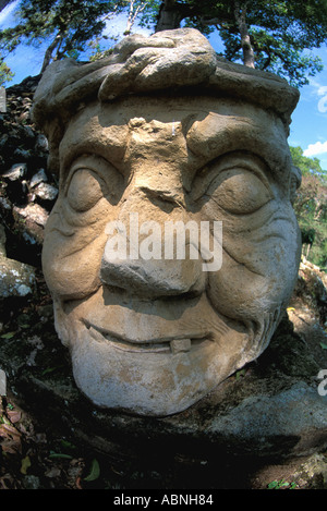 Honduras Copan Ruinas Maya Ruinen Stadt Stein Kopf Pahuatun, die hält der Himmel-Maya-Skulptur-Archäologie Stockfoto