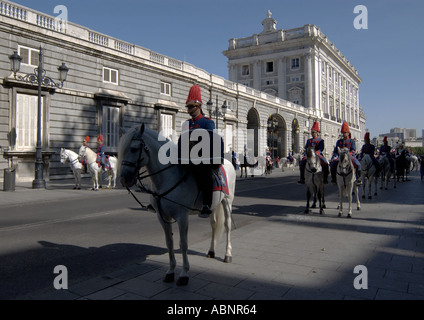 Horse Guards Parade am Palacio Real Royal Palace Madrid Spanien Stockfoto