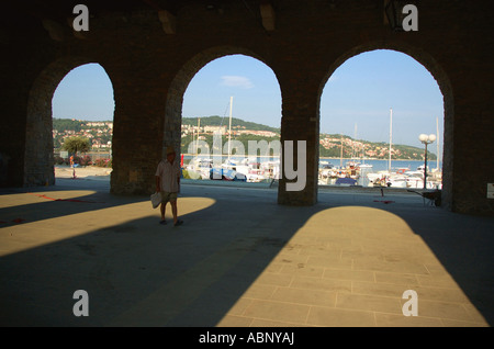 Blick auf Koper Hafen Istrien Primorska Slowenien Capodistria Capo Istrien Istrien Istrien Halbinsel Slovenija Osten Osteuropa Stockfoto