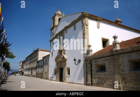 Blick auf die historische Stadt Tui an der Grenze zu Portugal & an den Ufern des Flusses Mino Tuy Galizien Spanien España Europa Stockfoto