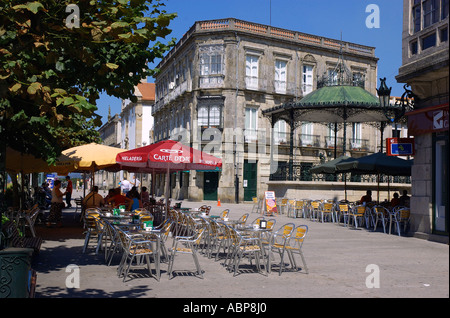 Blick auf die historische Stadt Tui an der Grenze zu Portugal & an den Ufern des Flusses Mino Tuy Galizien Spanien España Europa Stockfoto