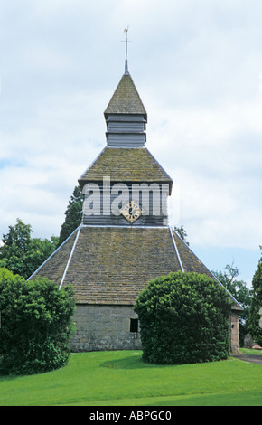 PEMBRIDGE HEREFORDSHIRE UK August 14thc Bell Tower of St. Marys Church ungewöhnlich, wie es von der Kirche getrennt wird Stockfoto