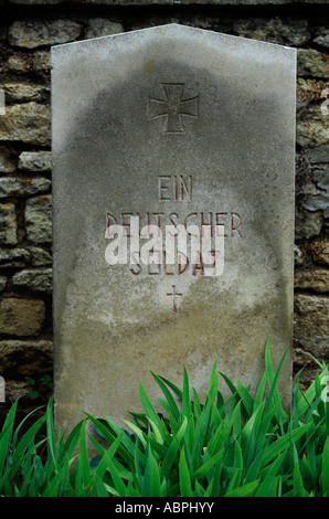 Unbekannter deutscher Soldat des Zweiten Weltkriegs in ranville Kirche Friedhof begraben Stockfoto