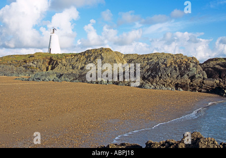 LLANDDWYN Insel ANGLESEY UK Dezember Twr Mawr Baujahr 1845, Matrosen der gefährlichen Felsen zu warnen die neuere der beiden Leuchttürme Stockfoto