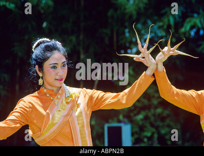 Traditionelle Thai Tänzer bei der Kodak-Siam-Show in Oriental Hotel Bangkok Thailand Stockfoto