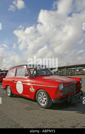 Austin A40 im Fahrerlager von Goodwood Motor Circuit, Sussex, England. Stockfoto