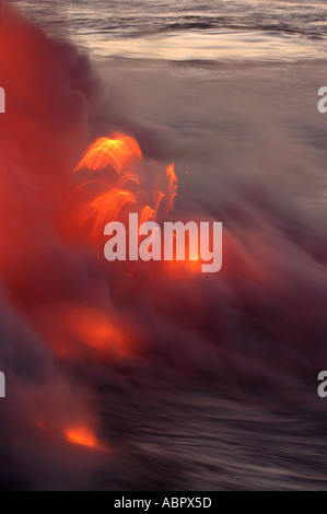 Ka-Ili Ili Ozean Eintrag bei Sonnenaufgang Hawaiʻi-Volcanoes-Nationalpark Stockfoto