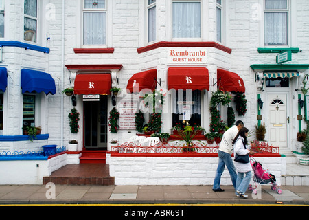 Bunten Fassaden der Pensionen in Great Yarmouth Norfolk UK Stockfoto