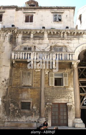 Split - innerhalb der Palast des Diokletian um das Peristyl Stockfoto