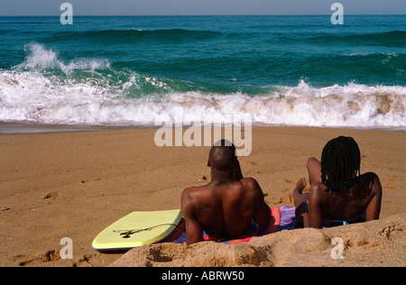 Paar am Strand North Coast Kwa Zulu Natal South Africa Stockfoto