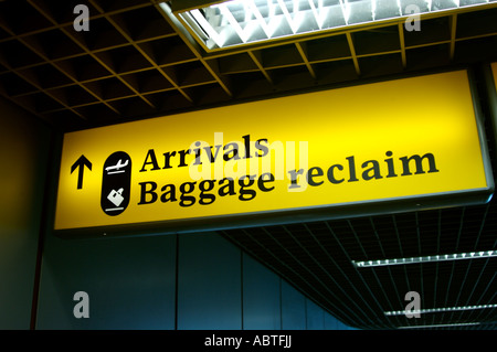 Ankünfte, bei der Gepäckausgabe Schild Flughafen Heathrow Großbritannien Stockfoto