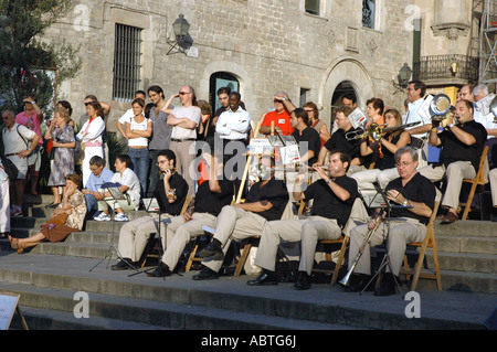 Band von Musikern, die Avenida De La Catedral Kathedrale Avenue Barcelona Barça Barca Katalonien Costa Brava España Spanien Europa Stockfoto