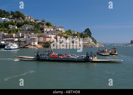 Senken Sie Fähren und Kingswear Fähre am Fluss Dart aus Dartmouth Devon England Vereinigtes Königreich UK Stockfoto