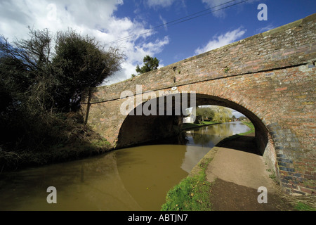 Ansichten aus dem Leinpfad von Worcester und Birmingham Astwood Kanalschleusen stoke vorherige worcestershire Stockfoto