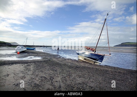 Die Mündung der Fischerei Dorf von Newport Pembrokeshire in Wales Stockfoto