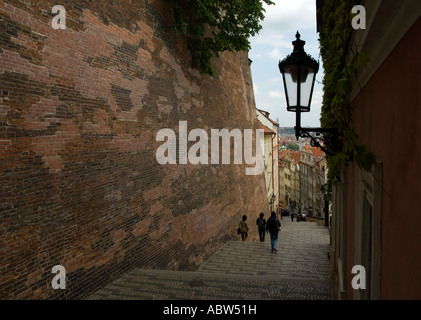Schritte bis zu kleinen Viertel von der Prager Burg, Prag, Tschechische Republik Stockfoto