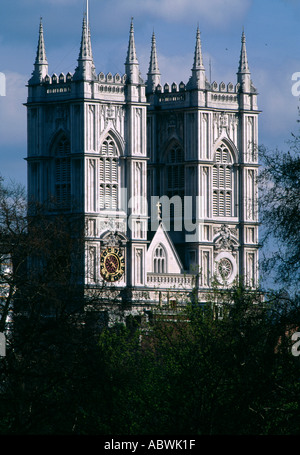 Westtürme, Westminster Abbey, London, 1735-1745. Original-Design von Sir Christopher Wren von Hawksmoor geändert. Stockfoto