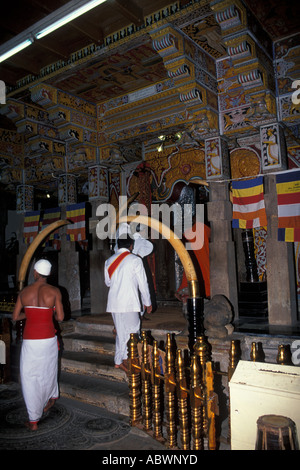 Innere des Tempel des Zahns Kandy Sri Lanka Asien Stockfoto