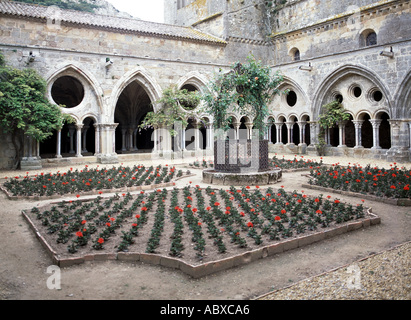 Fontfroide, Abtei Sainte-Marie de Fontfroide, Kreuzgang Stockfoto